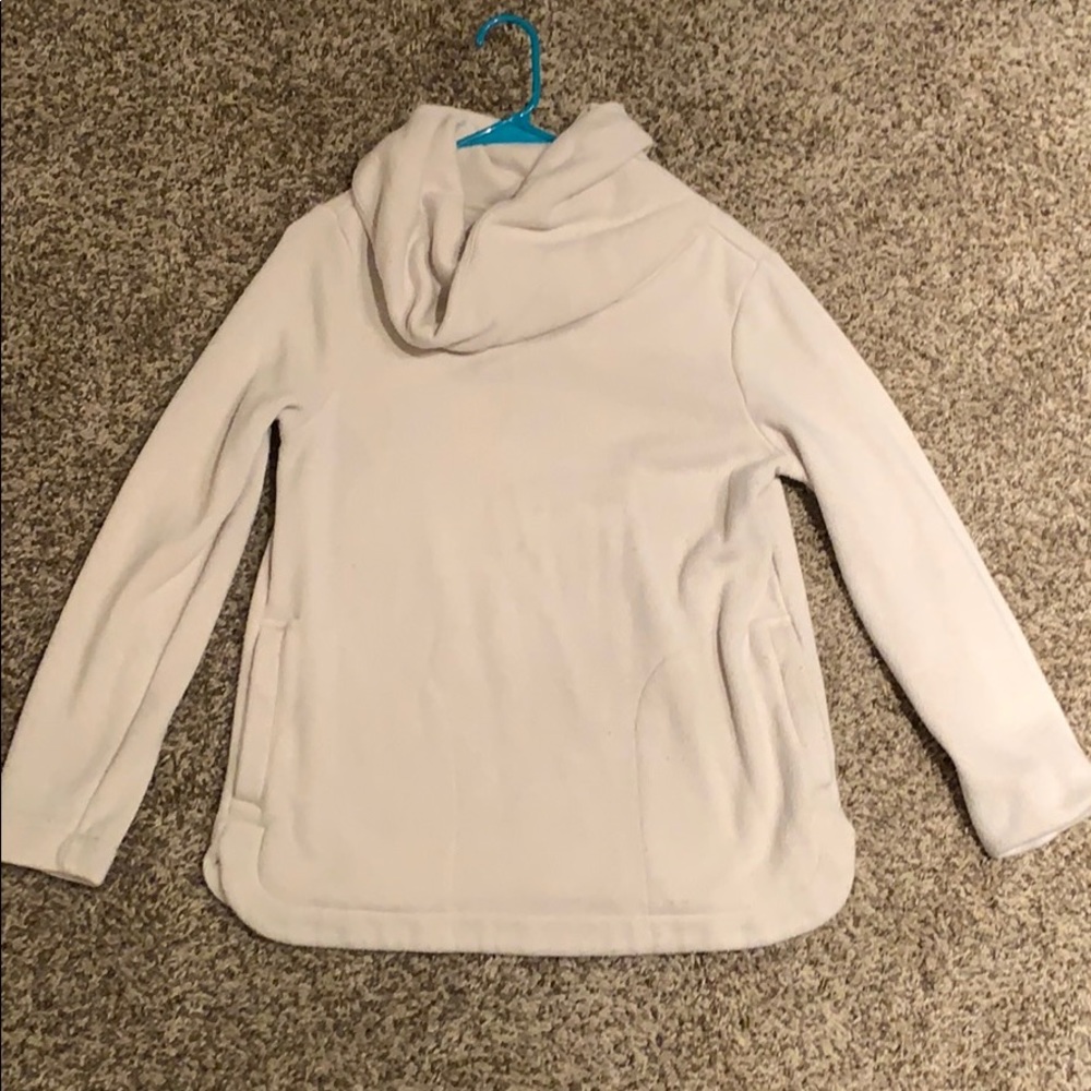 Tommy Hilfiger turtleneck pullover with pockets!